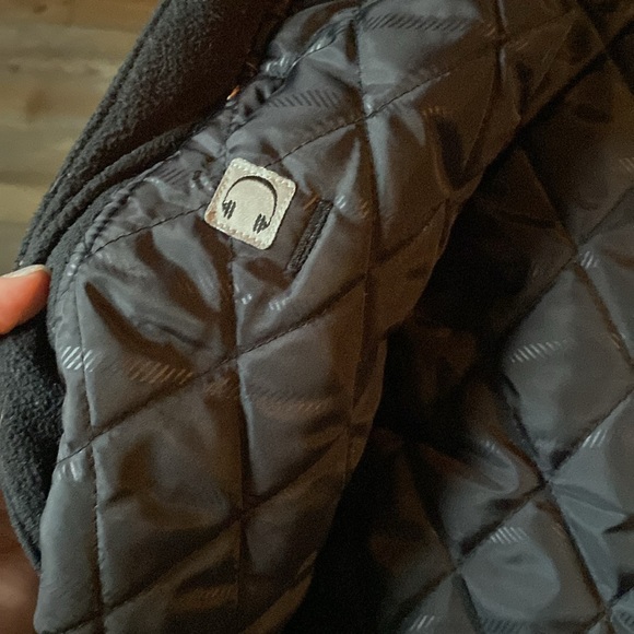 Bauer winter jacket without hood with Tampa Bay lightning patch. Used. - Picture 8 of 10